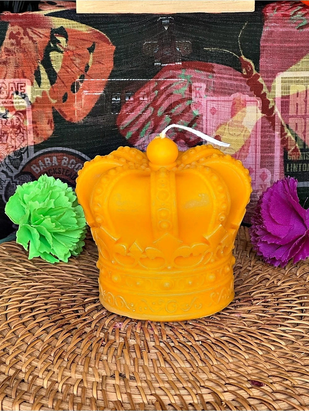 Golden Crown Candle – Royal Crown Statement Candle